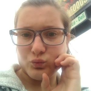 Meet your Posher, Ana